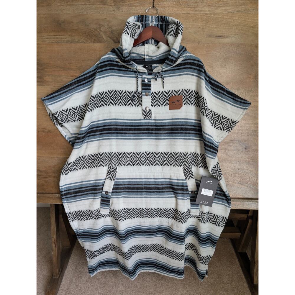 NWT Slowtide Oso Changing Poncho Unisex L/XL White Pattern Extra-Warm Hooded